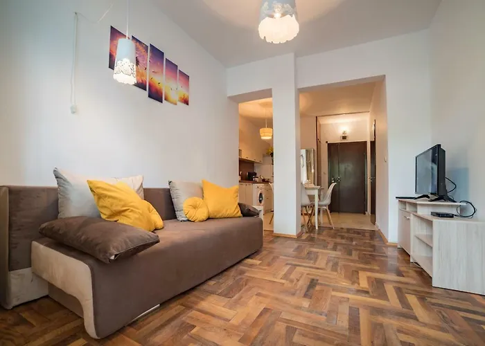 Comfort.Chic.Charming Apt With Terrace Near Ndk