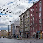 Comfort.Chic.Charming Apt With Terrace Near Ndk