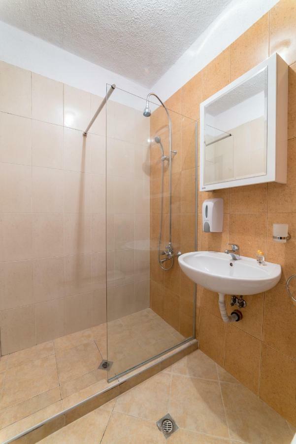 Comfort.chic.charming With Terrace Near Ndk Apartament
